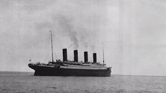 Titanic při odplutí.