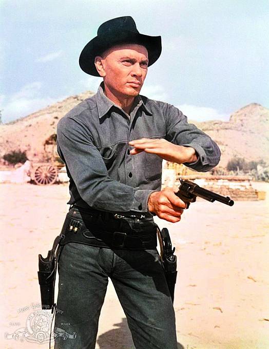 Netřeba představovat. Pistolníka Chrise ze Sedmi statečných (1960) zná každý. 