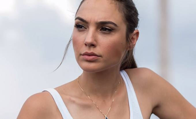 Wonder Woman Gal Gadot je krásná a sama o sobě poměrně dost přírodní typ krásky.