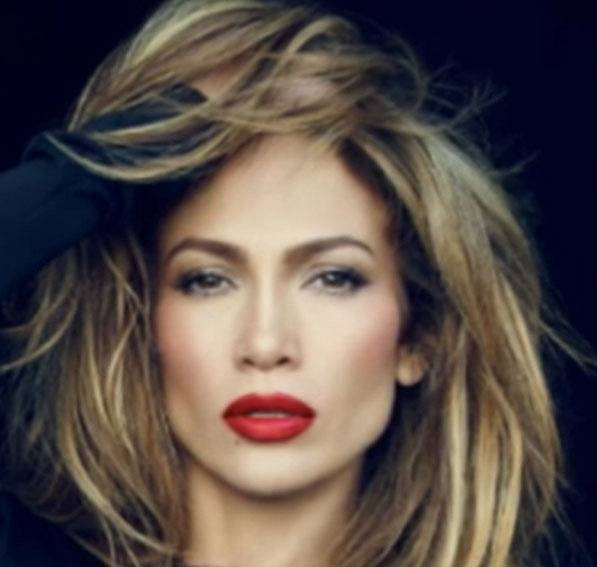 Znáte krásnější ženu než je Jennifer Lopez? Ty smyslné rty...