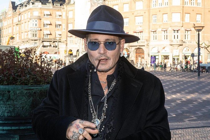 Johnny Depp si zahrál v mnoha filmech a v posledních letech působí také jako producent.