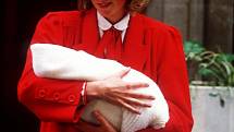 Princezna Diana s novorozeným princem Harrym.