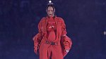 Těhotenství Rihanna odhalila na Superbowlu