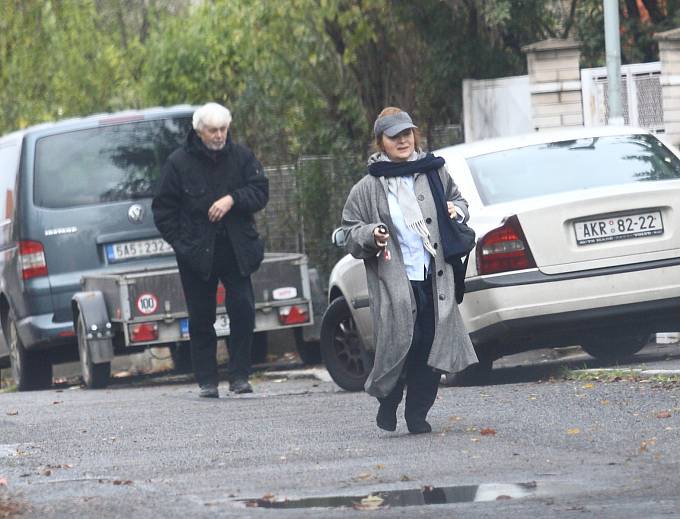 Je to přibližně měsíc, kdy se fotografovi podařilo zachytit manželský pár.