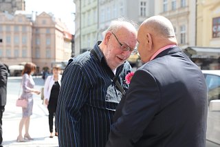 Písničkář Jan Nedvěd oplakává bratra Františka,… | Kafe.cz