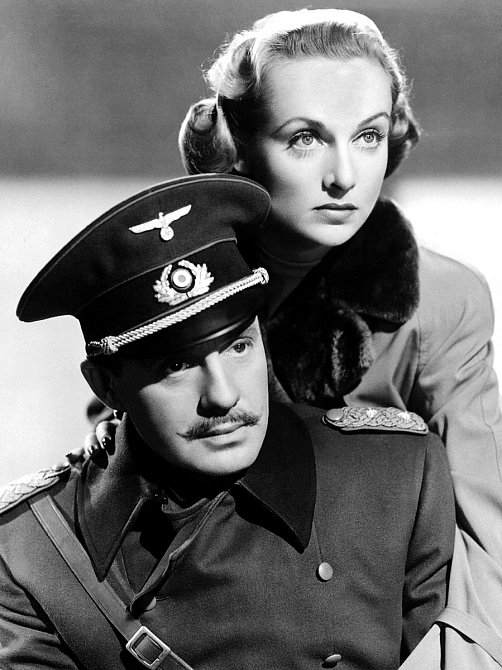 Ve svém posledním snímku  Být, či nebýt (1942) po boku Jacka Bennyho. 