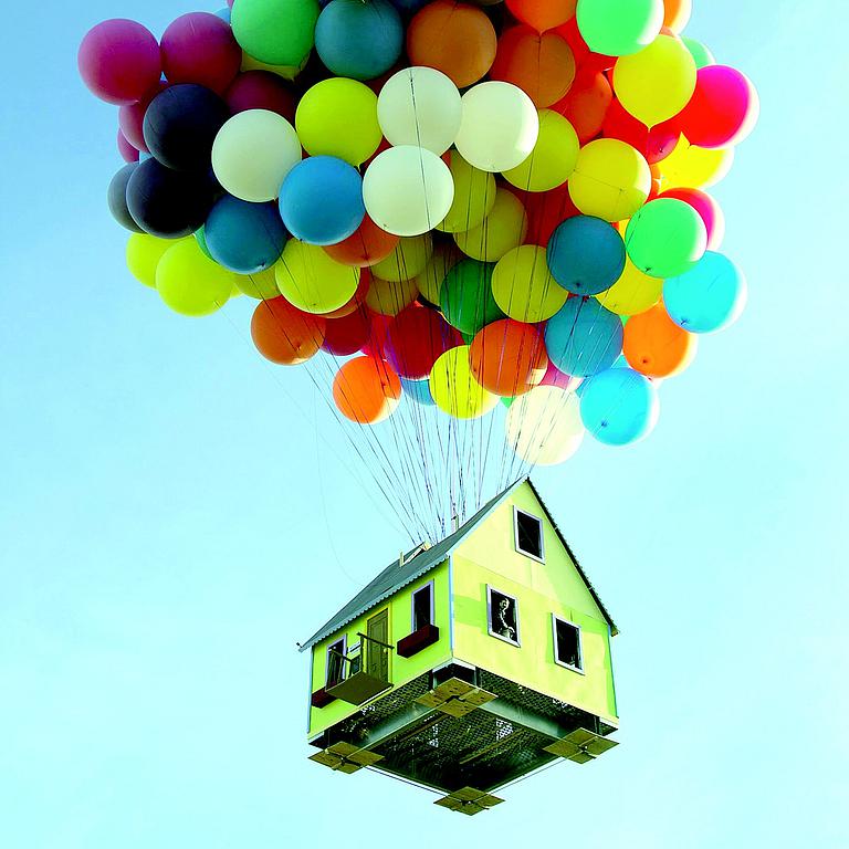 Pohádkový dům létá na balonkách - Šíp