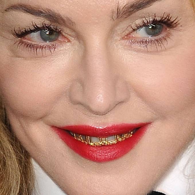 Madonna a její "krásné" zoubky.