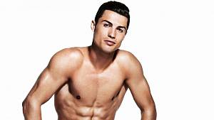 Cristiano Ronaldo je vyhlášený sukničkář!