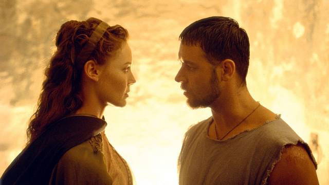 Connie Nielsen a Russel Crow před dvaceti lety.