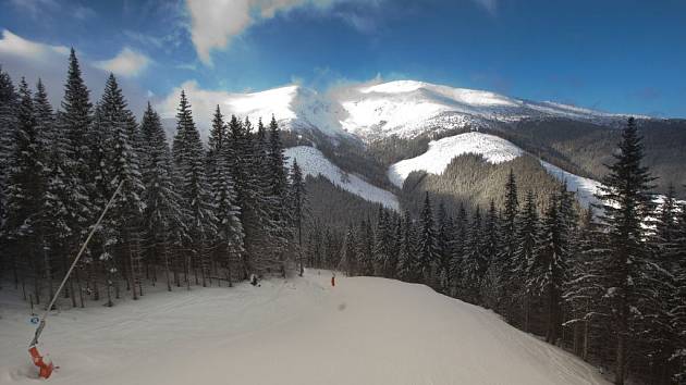 Tatry jsou vyhledávanou destinací nejen mezi Slováky. Prázdné sjezdovky zde nejsou. 