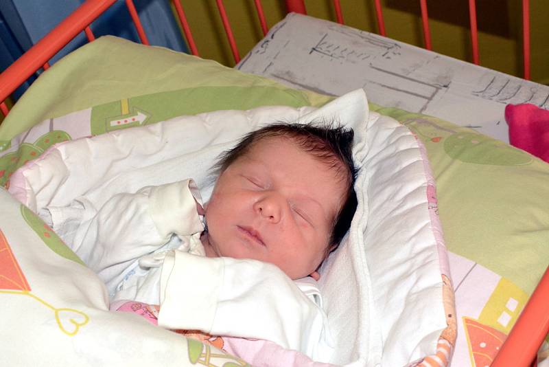 EMA HURNÍKOVÁ 6. 12. 2016, 3160 g, 48 cm, Ostrava- Nová Bělá 