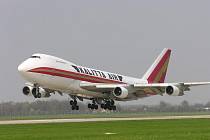 Nákladní letoun Boeing 747 na ostravském letišti v Mošnově