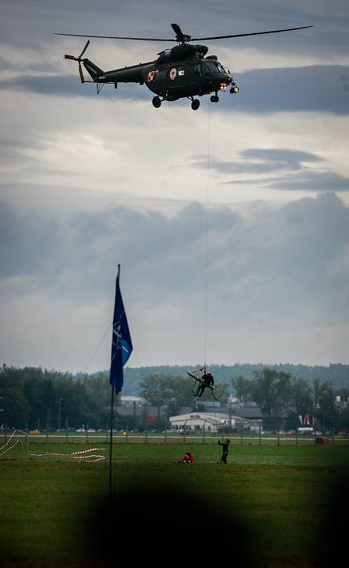 Dny NATO v Ostravě na letišti v Mošnově. Na fotografii vrtulník Sokol - Polské vzdušné síly