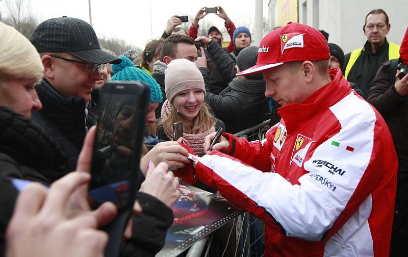 Pilot F1 Kimi Räikkönen potěšil své fanoušky v Ostravě.