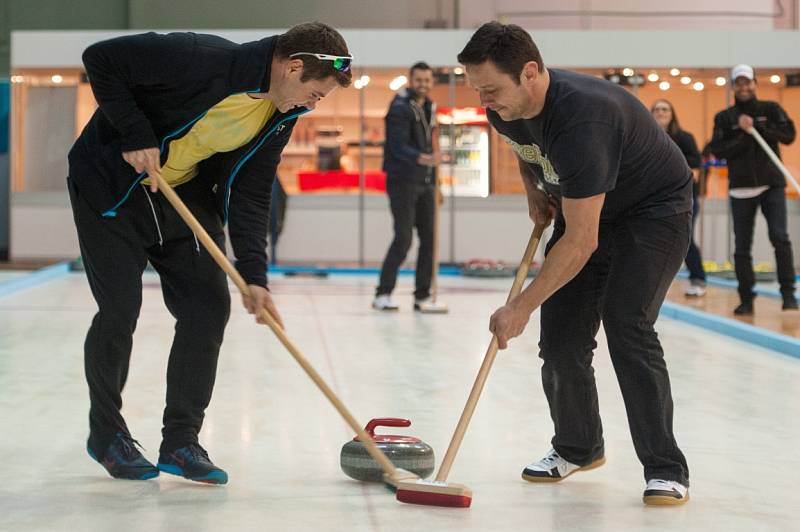 Ostravané si mohou po celý duben vyzkoušet jednu z olympijských disciplín, curling, a to na Zimním stadionu v Porubě. Akce probíhá v rámci projektu Ostrava – Evropské město sportu 2014.