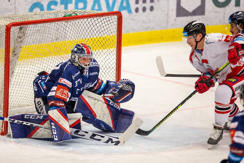 Utkání předkola play off hokejové extraligy - 2. zápas: HC Vítkovice Ridera - HC Olomouc. Brankář Vítkovic Daniel Dolejš.