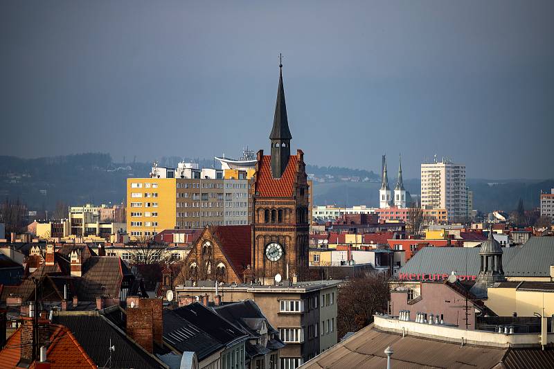 Ostrava - pohled z vyhlídkového kola na Masarykově náměstí, prosinec 2020. Archivní foto.