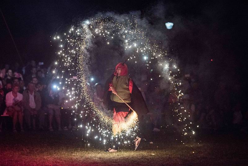 Ohňostroj katalánské kultury, který se konal 1. července 2017 v Ostravě.