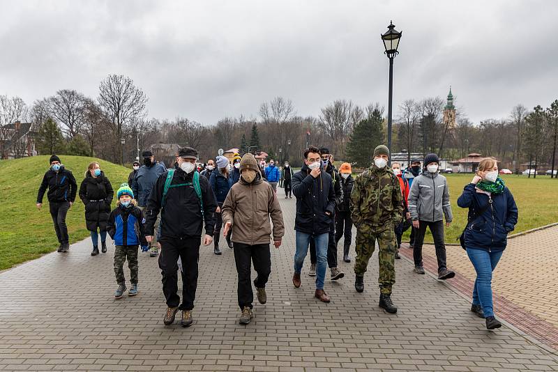 Pojďte s námi uklízet Ostravu. To byla dobrovolnická akce, jejíž cílem bylo uklidit okolí od odpadků a nepořádku kolem Slezskoostravského hradu, 17. dubna 2021 v Ostravě.