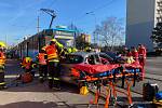 Nehoda tramvaje a auta v pátek 17. března 2023.