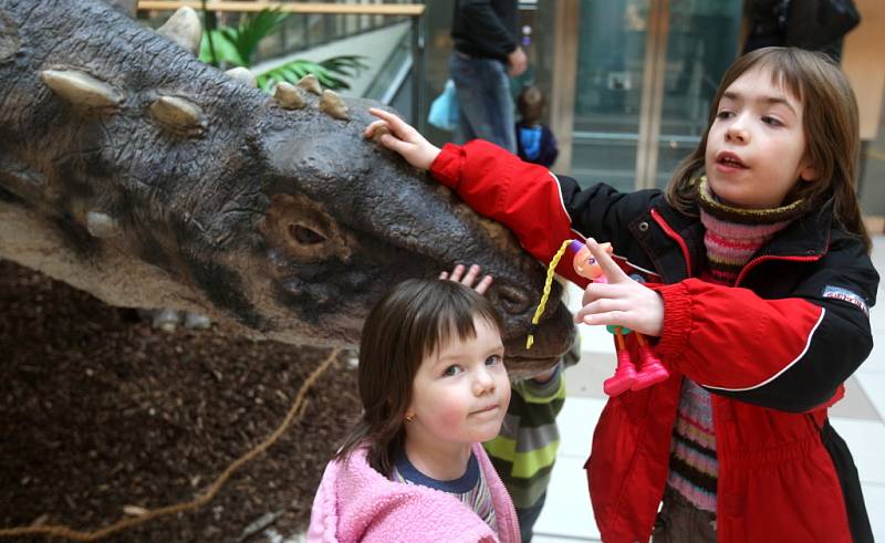 Dinosauři v Shopping parku