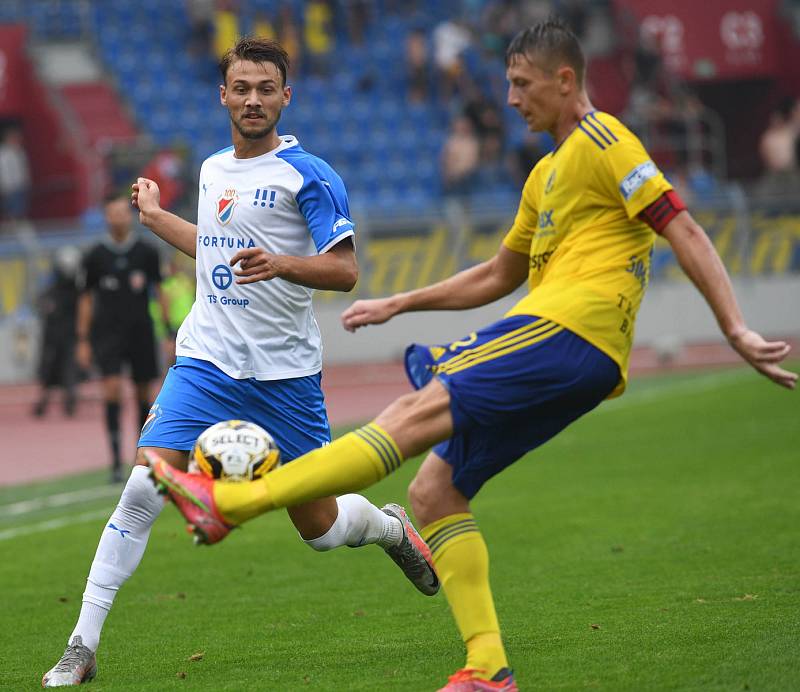 Fotbalisté Baníku Ostrava (v bílém) v utkání 3. kola FORTUNA:LIGY proti Trinity Zlín