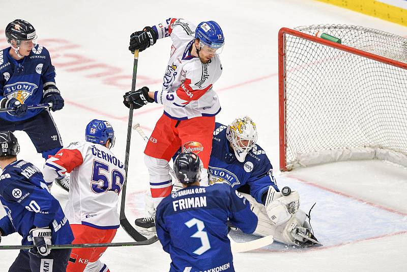 České hokejové hry, turnaj Euro Hockey Tour, utkání ČR - Finsko, 28. dubna 2022 v Ostravě. (střed) Jiří Smejkal z Česka a brankář Finska Olkinuora Jussi.