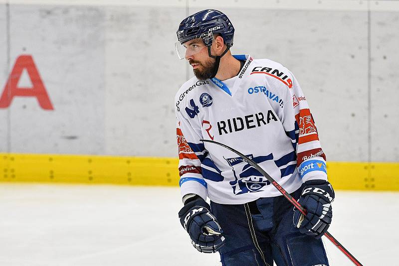 Přípravný hokejový zápas: HC Vítkovice Ridera - HC Oceláři Třinec, 9.srpna 2022, Ostrava. Petr Geviese z Vítkovic.