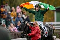 Překážkový dostih Velká pardubická (6900 m, šestiletí a starší koně, dotace 5,000.000 Kč), 12. října 2025, Pardubice. Žokej Michael Donoghue na koni Stumptown.