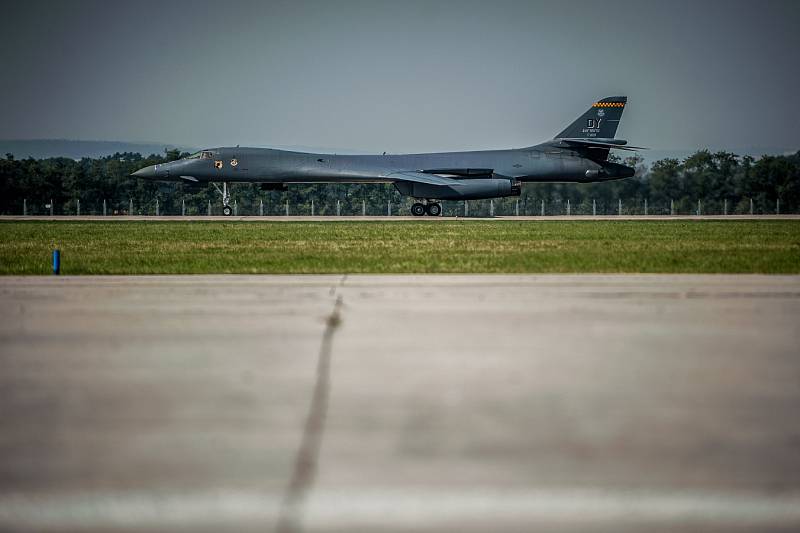 Na mošnovském letišti Leoše Janáčka přistály legendární americké letouny – strategický bombardér B52-H Stratofortress a nadzvukový bombardér B-1B Lancer – které budou hlavním lákadlem víkendových Dnů NATO.