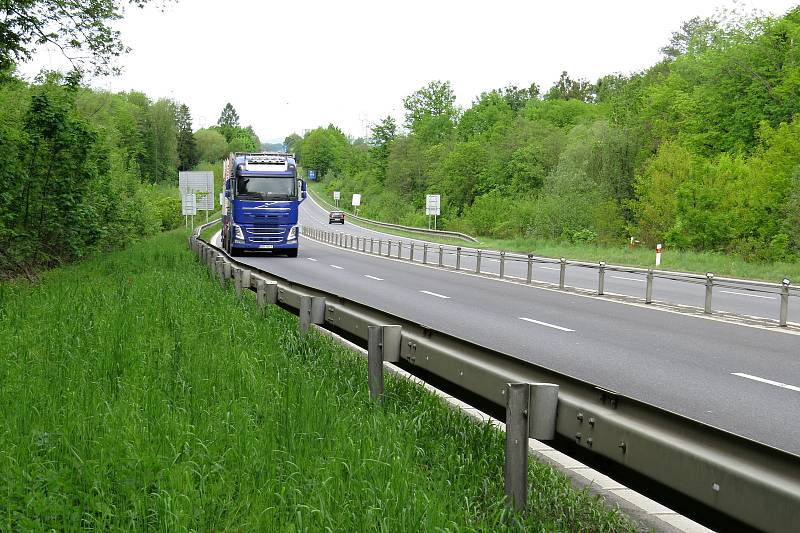 Úsek silnice I/48 nedaleko odbočky na obec Rybí na Novojičínsku se na třetí místo dostal v důsledku stavebních úprav. V místě byla vozovka zúžena. Řidiči se často chovali bezohledně a docházelo k drobným kolizím. Stavební práce již byly dokončeny.