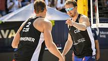 Turnaj Světového okruhu v plážovém volejbalu kategorie 4*, 6. června 2021 v Ostravě. Ondřej Perušič (vpravo), David Schweiner z ČR.