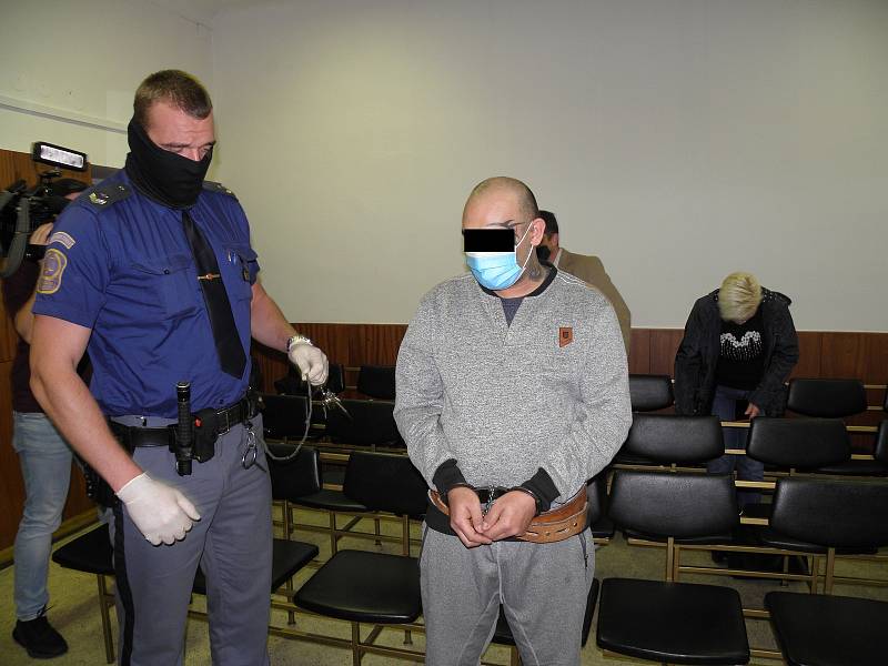 Odsouzený muž (na snímku z roku 2020 během jednání u Krajského soudu v Ostravě).