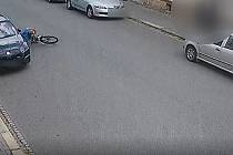 Neznámý cyklista narazil do auta a ujel. Ostrava, léto 2022.