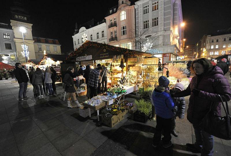 Akce Česko zpívá koledy na Masarykově náměstí v Ostravě.