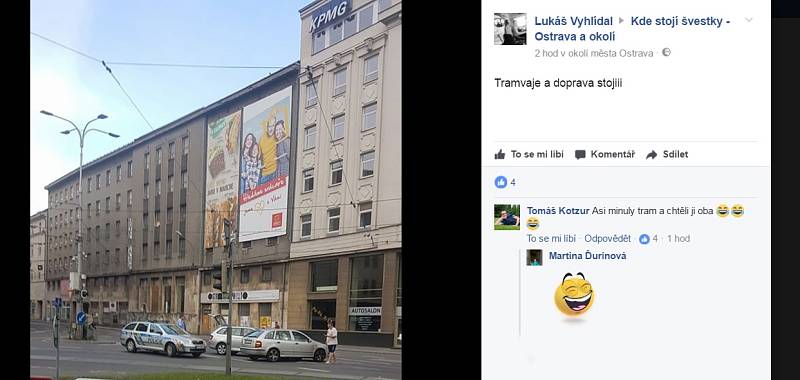 Snímek nehody na Facebooku ve skupině Kde stojí švestky.