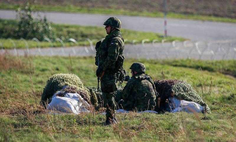 Krajské vojenské velitelství Ostrava v úterý pořádalo mediální den s ukázkami likvidací nepřítele při přepadeních, léčkách, ale i dalších akcích „militantních skupin“ vyslaných k destabilizaci bezpečnostní situace v zemi.