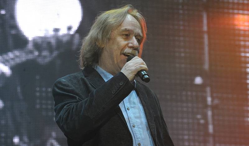 Na koncert skupiny Kryštof s jejím frontmanem Richardem Krajčem a speciálním hostem Jaromírem Nohavicou přišly tisíce jejich fanoušků