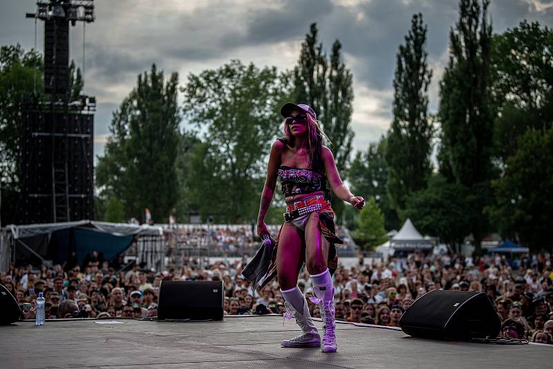 Hudební festival Colours of Ostrava v Dolní oblasti Vítkovice, 14. července 2022, Ostrava.  Raperka Princess Nokia.