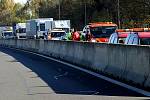 Velké dopravní komplikace způsobila nehoda, která se stala ve středu kolem poledne v ulici Rudné u nákupního centra Shopping Park v Ostravě-Zábřehu.