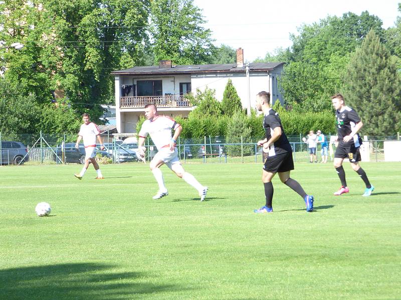 Hokejové a fotbalové osobnosti Šachtar BO Ostrava pomohly v Bohumíně malému Kubíkovi.