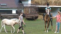 Děti a koně na táboře ve Slezské Ostravě