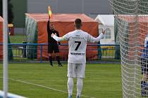 Fotbalisté Petřvaldu na Moravě překonali herní krizi a po třech zápasech, v nichž získali jen bod za remízu s Vřesinou 0:0, vyhráli v Kobeřicích. V tabulce jsou teď třetí se ztrátou dvou bodů na druhý Vratimov a osmi na vedoucí Řepiště. 