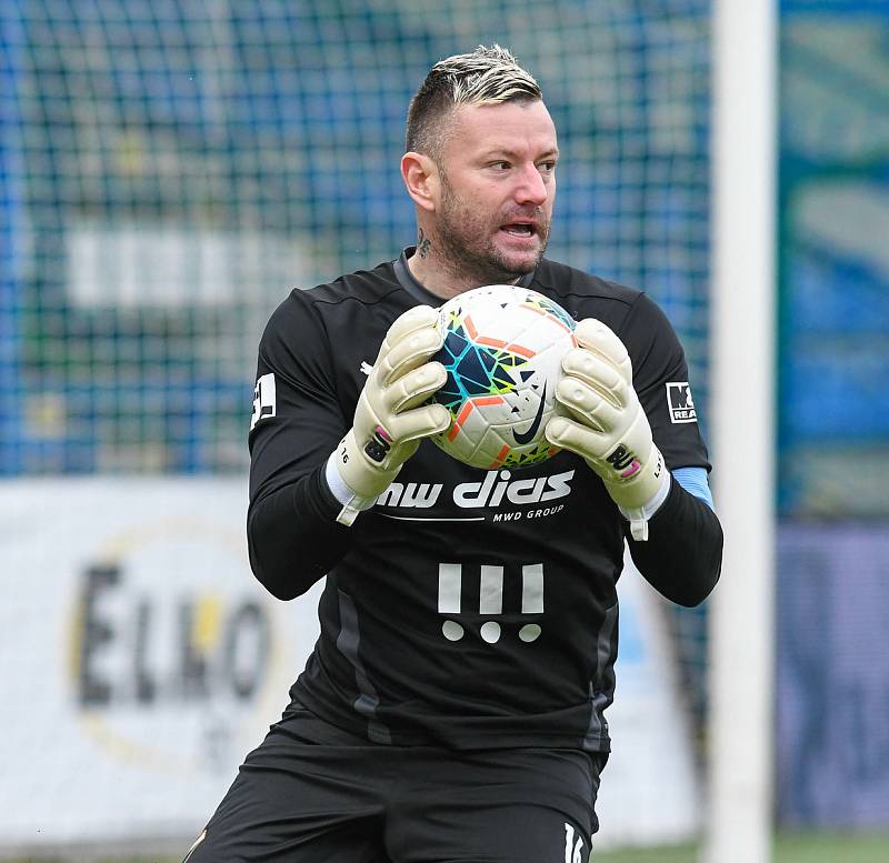 Fotbalisté Baníku Ostrava (v bílém) uhráli v sobotním utkání 25. kola FORTUNA:LIGY cennou bezbrankovou remízu v Liberci.