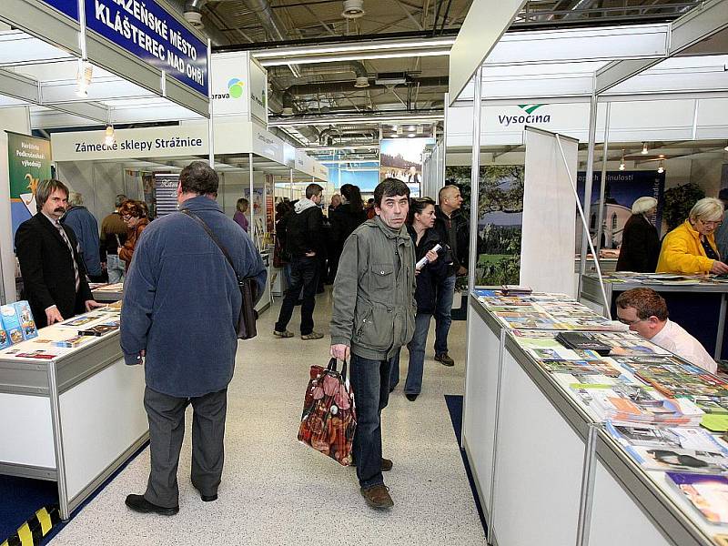 Na výstavišti Černá Louka, probíhá veletrh Dovolená a region a zároveň Nevěsta 2011.