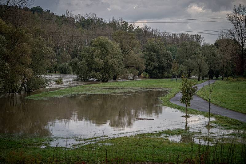 Rozvodněná Odra, říjen 2020. Ilustrační foto.