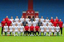 Fotbalisté a členové realizačního týmu FC Baník Ostrava se fotografovali 9. července 2019 v Ostravě před začátkem nové ligové sezony.
