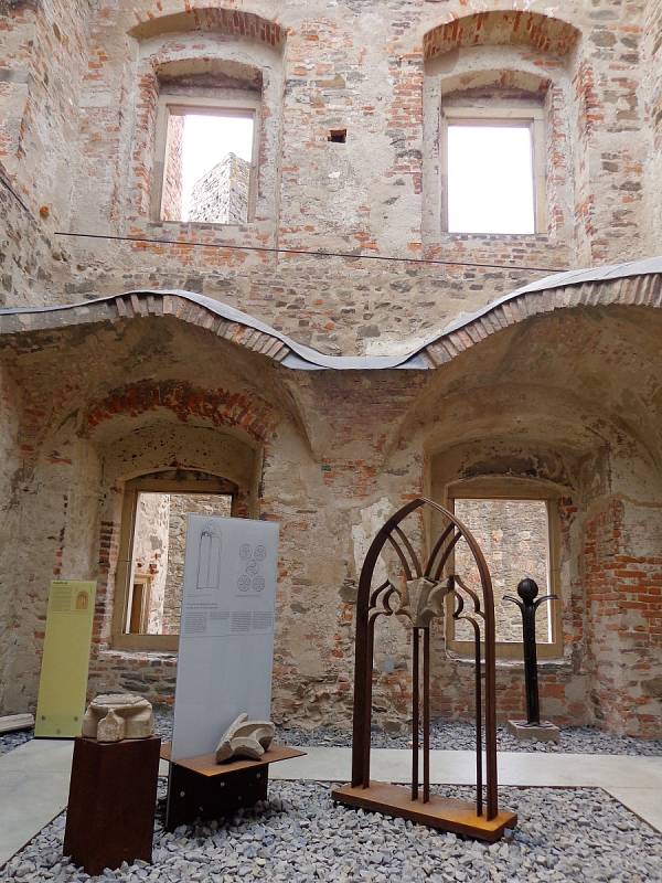Na hradě Helfštýn naleznete nejen historii, ale také například mezinárodní setkání uměleckých kovářů Hefaiston.