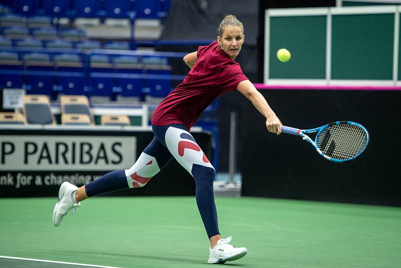 Karolína Plíšková na tréninku českých tenistek před utkáním 1. kola Světové skupiny Fed Cupu proti Rumunsku, 6. února 2019 v Ostravě.